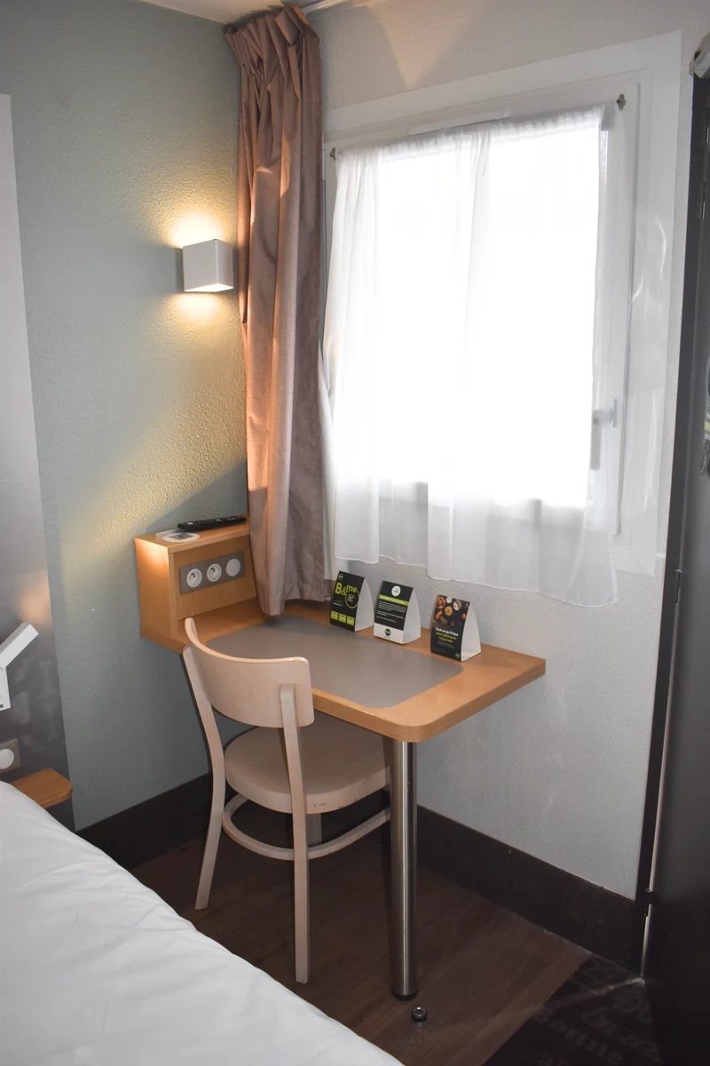 Fenêtre d’une chambre d’hôtel